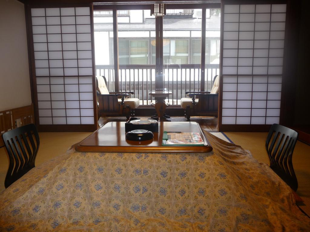 Houshi Onsen Chojukan Minakami Quarto foto